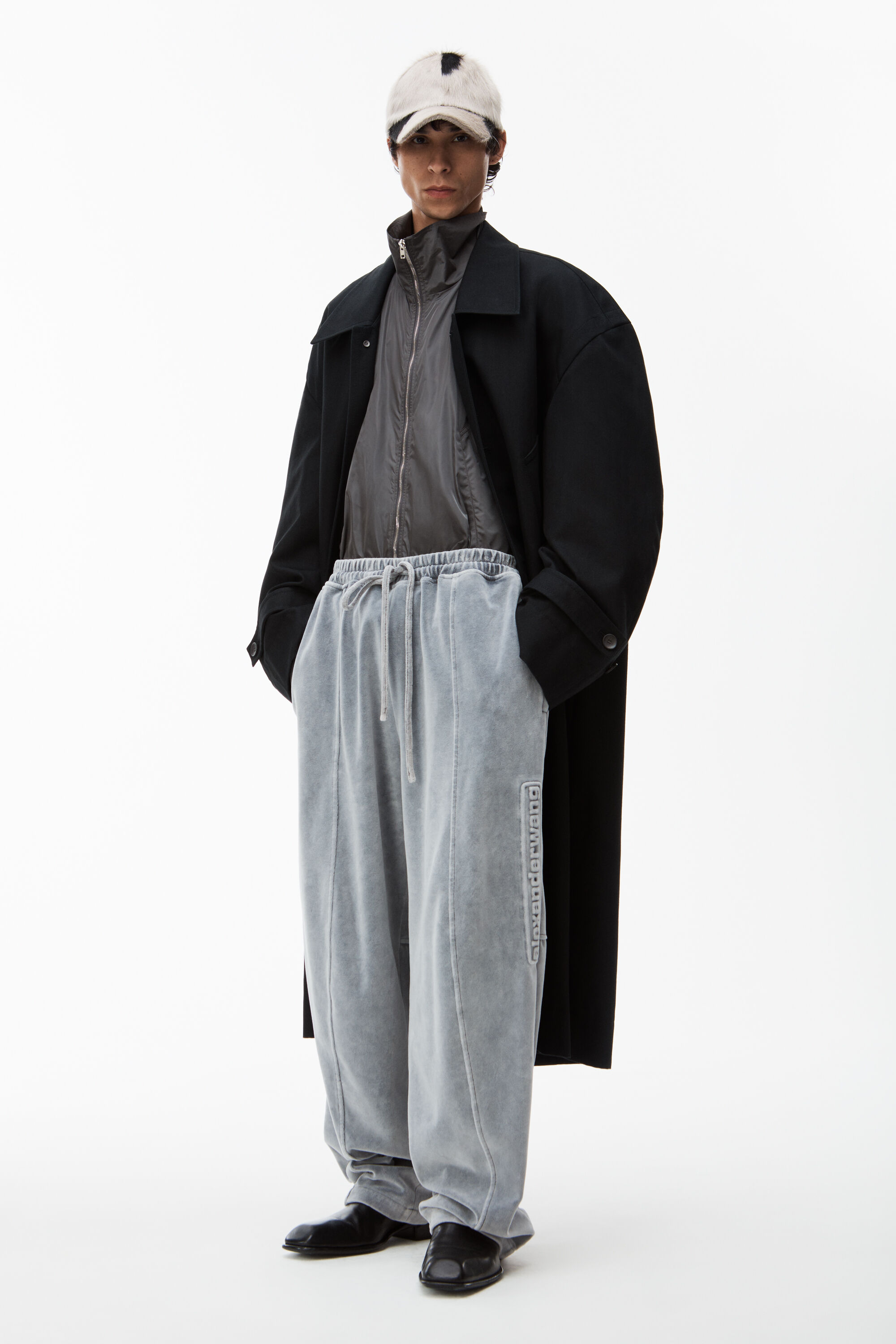 logo track pant in velour in WASHED CHARCOAL | alexanderwang®