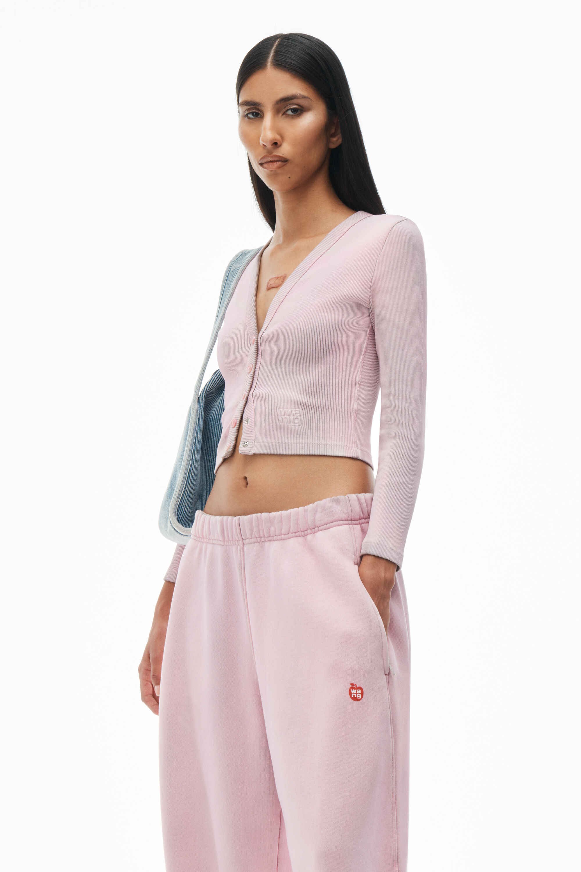 Logo Embossed Cropped V-Neck Cardigan in WASHED PINK LACE 