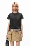 Alexander Wang acid black shrunken-t-shirt in acid-waschung mit logoprägung