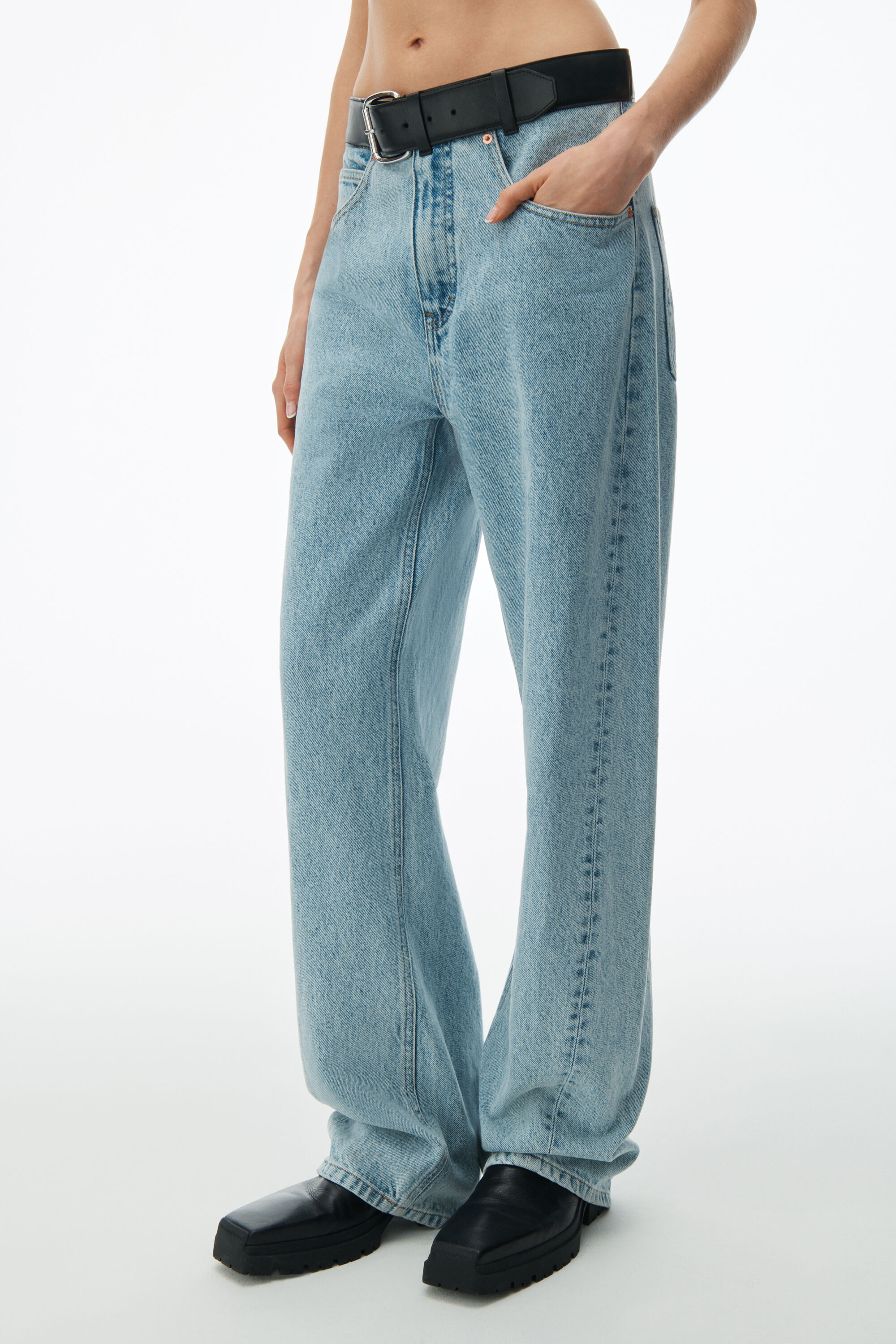 leather belted balloon jeans in BLEACH | alexanderwang®